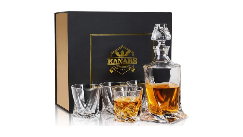 Whisky-Karaffe und Gläser